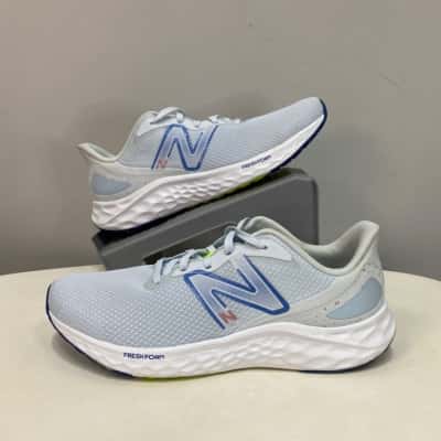 New Balance Mens  Size 9 Sneakers Blue / Grey 