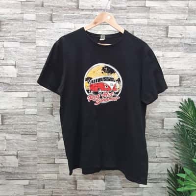 Red hot summer merch Gildan  Unisex  Size L Short Sleeve Shirt Black  / Red / White / Yellow 