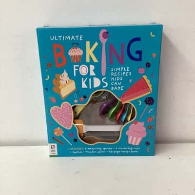 NEW - Hinkler Ultimate Baking for Kids