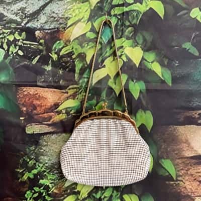 Glomesh white and gold small purse 