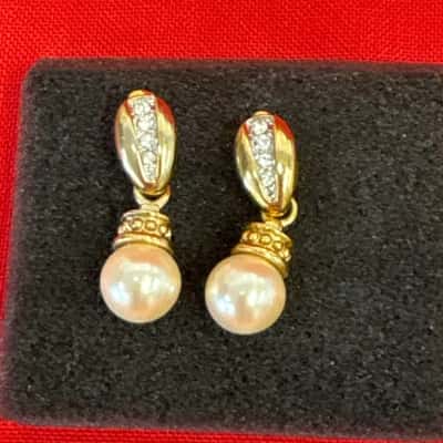 Vintage 80’s Avon Faux Pearl & Crystal Gold Tone Women's Earrings 