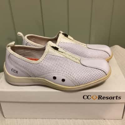 CC Resorts Womens  Size 36 Loafers White 