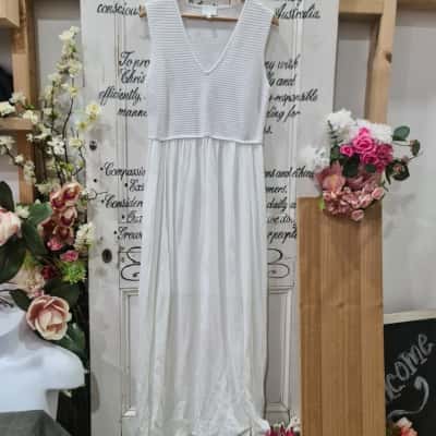 Witchery Brand! GORGEOUS FLOWY RIBBED BODICE MAXI DRESS WITH SIDE SLITS! Womens Size L Maxi Dress / Sleeveless Dress White (s) Witchery Brand! GORGEOUS FLOWY RIBBED BODICE MAXI DRESS WITH SIDE SLITS! Womens Size L Maxi Dress / Sleeveless Dress White (s)