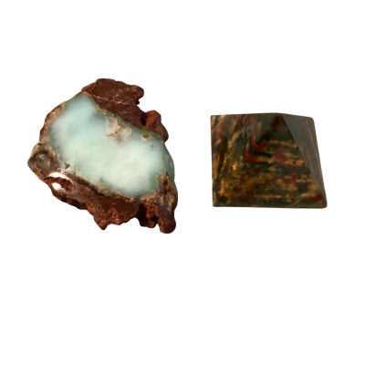 Chrysoprase & blood stone pyramid 