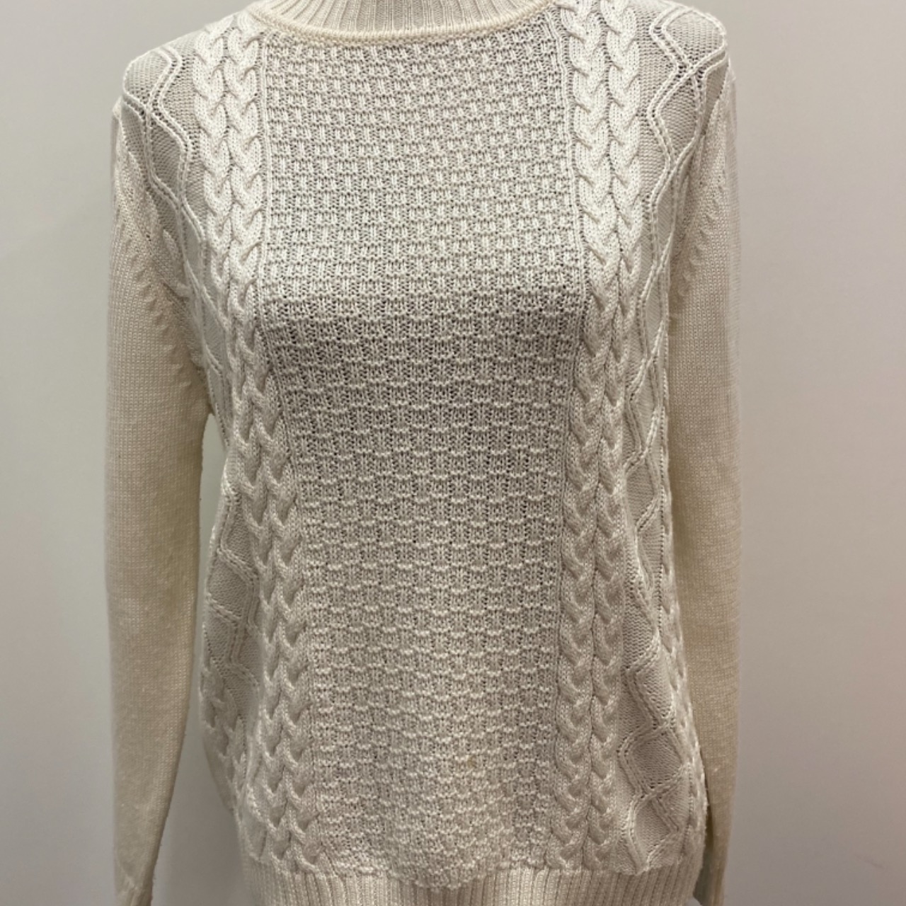 Women’s NONI B Cream Acrylic Jumper Size M