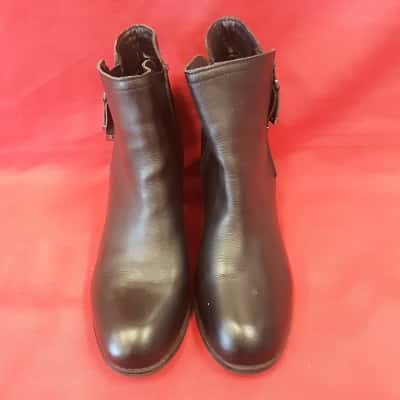 Skechers black zippered and gusset side skeches air cool memory foam leather comfort boots