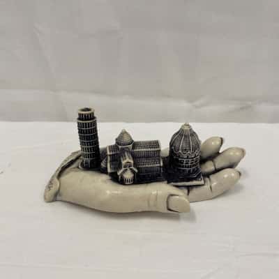 Vintage Souvenir Di Pisa Hand Leaning Tower/Paperweight