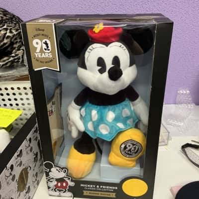 Minnie Mouse 90 year plush 
