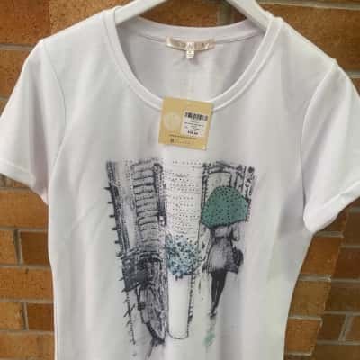 Noni B Womens  Size M Scenic Print Top 