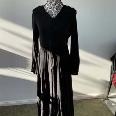  Womens  Size 8 Midi Dress Black  