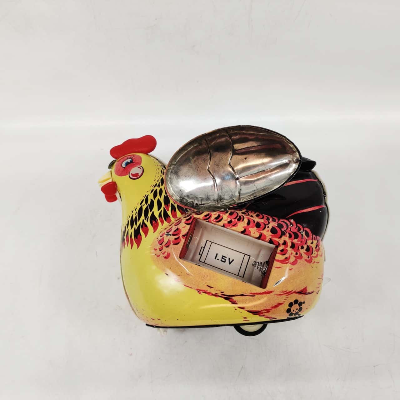 Vintage Toy Hen Laying Eggs For Display Or Spares/Repairs Only