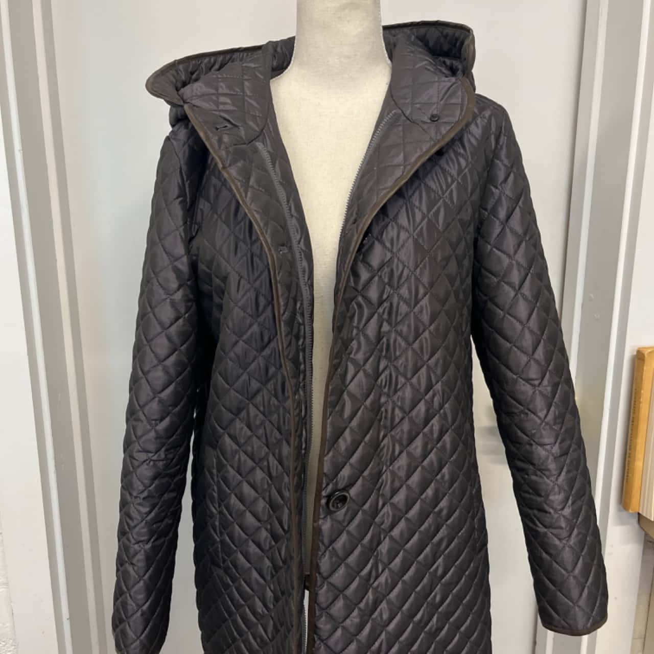 Convertible Jacket/vest with real fox fur removable trim. Size S. (s)