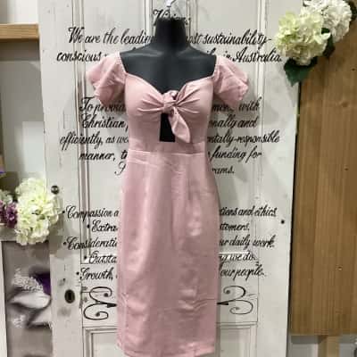 STOREROOM CLEARANCE! RUNAWAY BRAND! DESIGNED IN AUSTRALIA MADE IN PRC! GORGEOUS CUTOUT DETAILED MIDI DRESS!  Size 6 Bodycon Dress / Midi Dress / Off The Shoulder Dress Pink  
