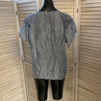 ES  Womens  Size M Blouse Blue 