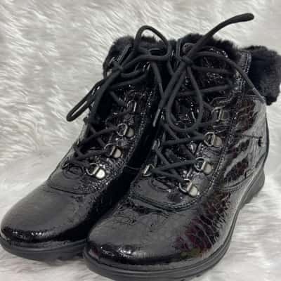  Womens Black boots 