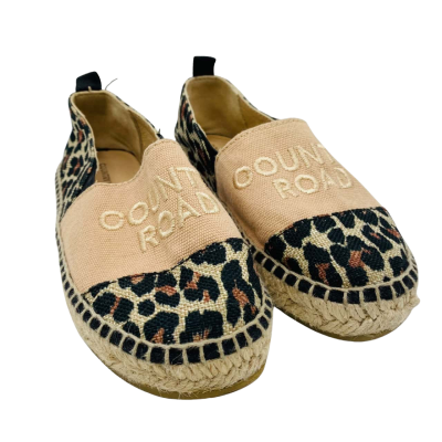Country Road Kids  Size 30 Shoes Animal print (Kids shoes)