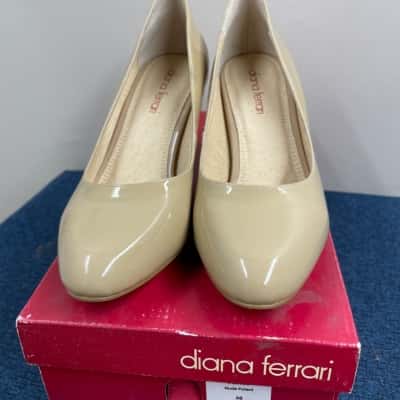 Diana Ferrari Womens  Size 38 Heels Beige in box