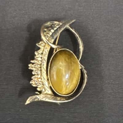  Women's SIL Victorian Revival-Style Brooch featuring a Central Gemstone 