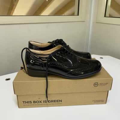 Clarks Womens hamble oak black pat Size 6 