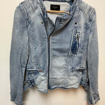 Decjuba Womens  Size 10 Denim Jacket Blue 