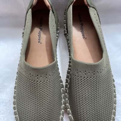 Hush Puppies Womens  Size 8 Loafers Khaki 