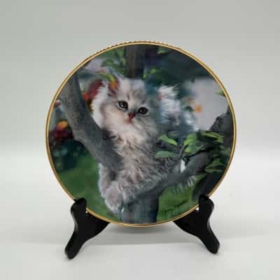 'Out on a Limb' by Nancy Matthews Collector Plate [S#1]