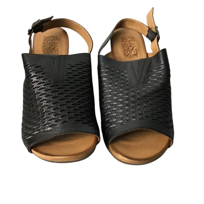 Planet Shoes Womens  Size 41 Vana Black Sling Back Sandals