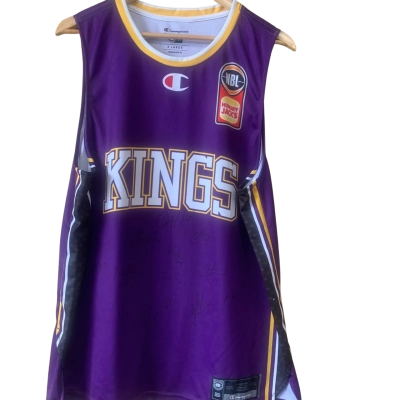 Men’s XL Kings NBA Signed Jersey 