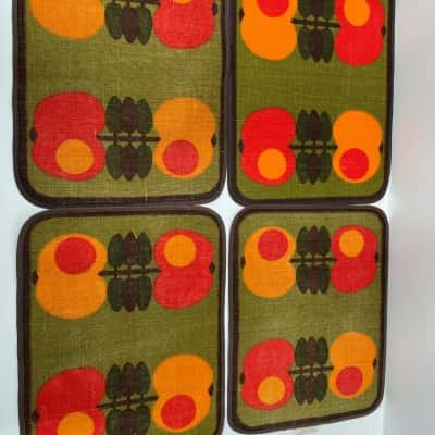 Retro apple brown placemats x4