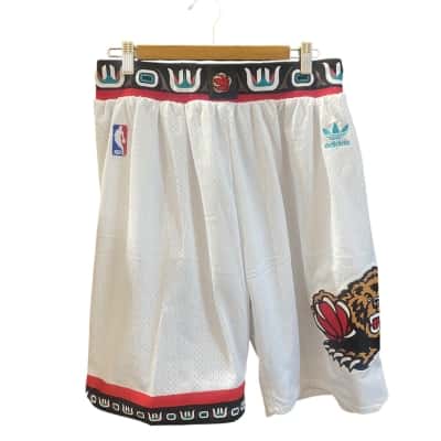 Vintage Adidas Vancouver grizzlies shorts XL