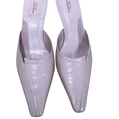 BY JOHNNY Womens Size 9.5 Sandals Cream & Pink  