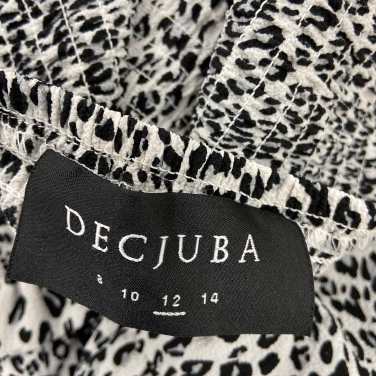 Decjuba Layered Size 12 Black / White dress (s)