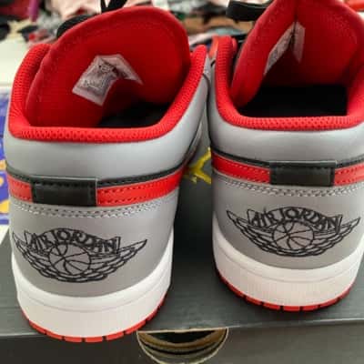 Air Jordan size 5Y runners
