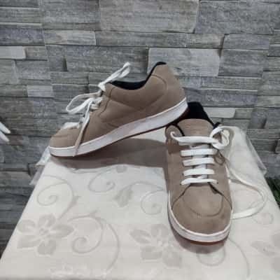 Converse Mens  Size 11 Sneakers Khaki 