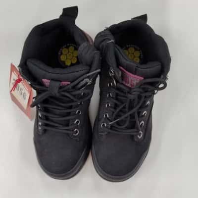 Hard Yakka Womens  Size 5 Black  Steel Cap Boots