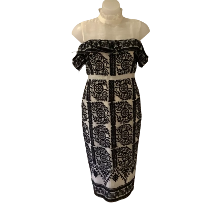 BNWT**.  Soirée Dress in Black by Elliatt.   Size M 