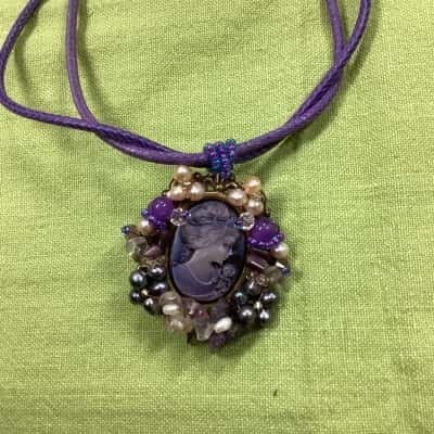 Womens retro-oish cameo pendant. Jb