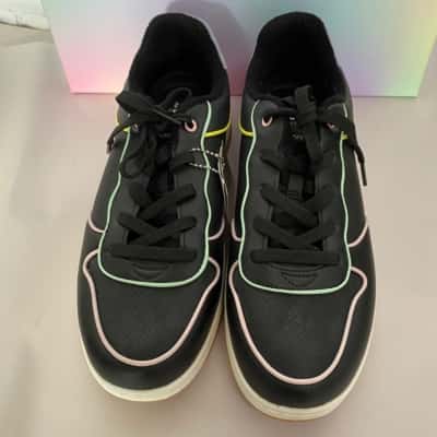 Skechers Womens  Size 41 Black shoes
