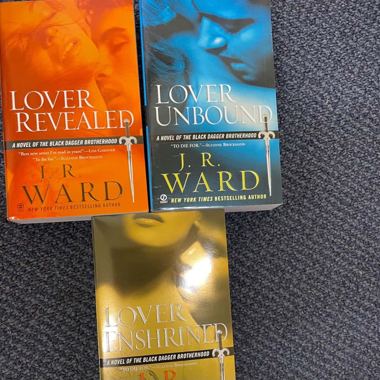 J.R.Ward: Novels of the Black Dagger Brotherhood x 6(s)