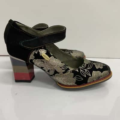  Laura Vita (France) Womens  Size 39 Heels Multicoloured 