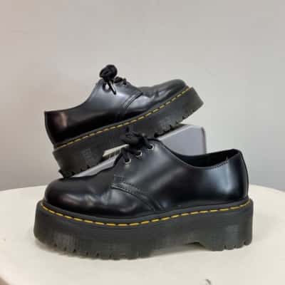 Dr Martens Womens  Size 7 Platforms Black  
