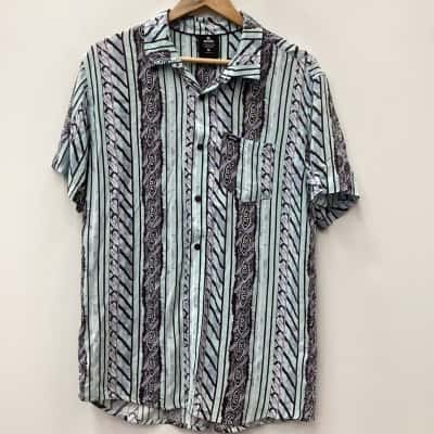 Rip Curl Mens  Size M Short Sleeve Shirt Black  / Blue / Multicoloured / Purple 
