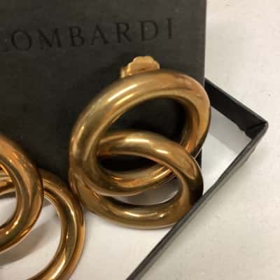  Women’s earring by Laura Lombardi