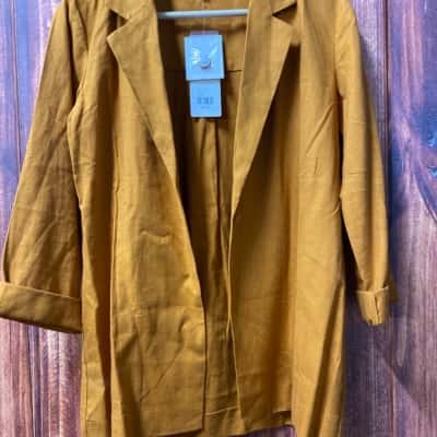 Capture   Size 18 rust colour linen blazer new 