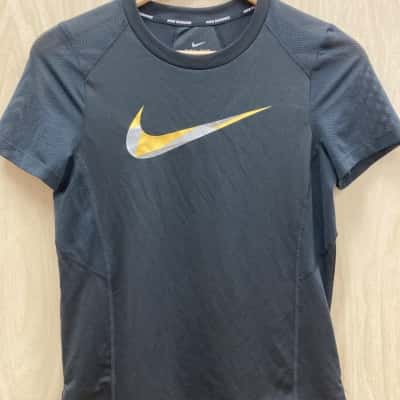 Nike Womens  Size XS Black Sports T.Shirt (14)