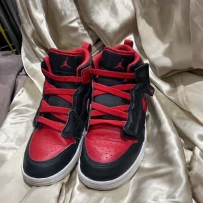 Jordan Kids  Size 13 Shoes Black  / Red 