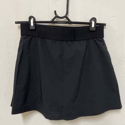  Women’s Black Skirt