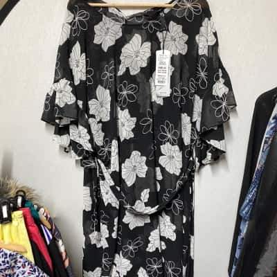 Taking Shape Womens Black  / Floral / White Dress