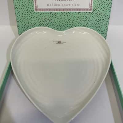 Sophie Conran for Portmeirion - Medium white Heart Plate