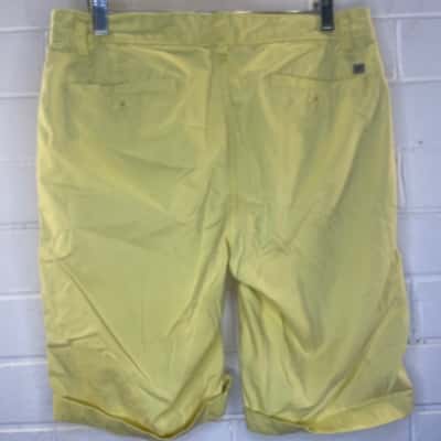 DKNY Mens  Size 30 Cargo Shorts Yellow 